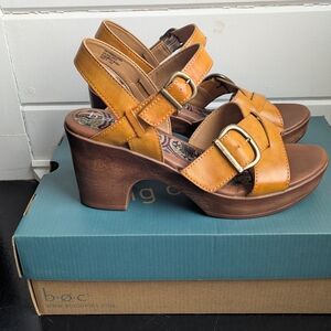 b.o.c. Women's Tan Sandals with Buckle